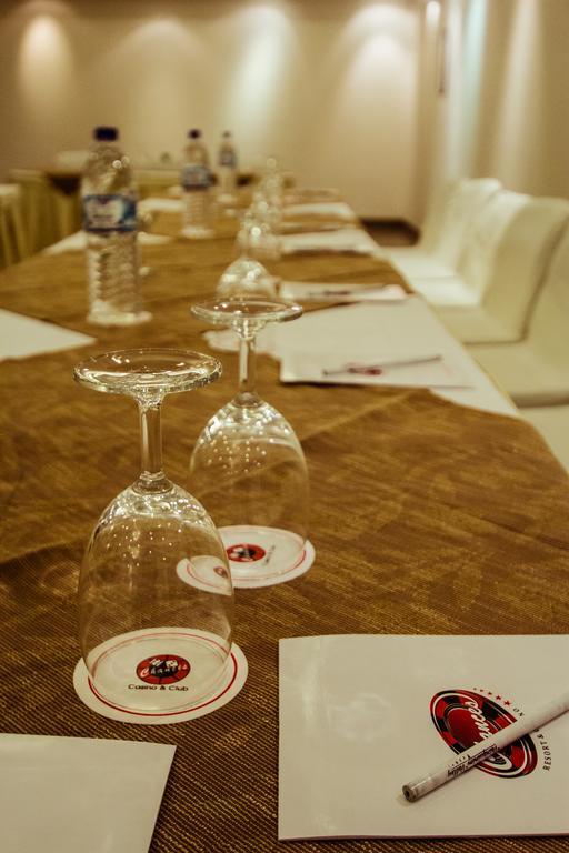 Chances Resort&Casino An Indy Resort Panaji Esterno foto